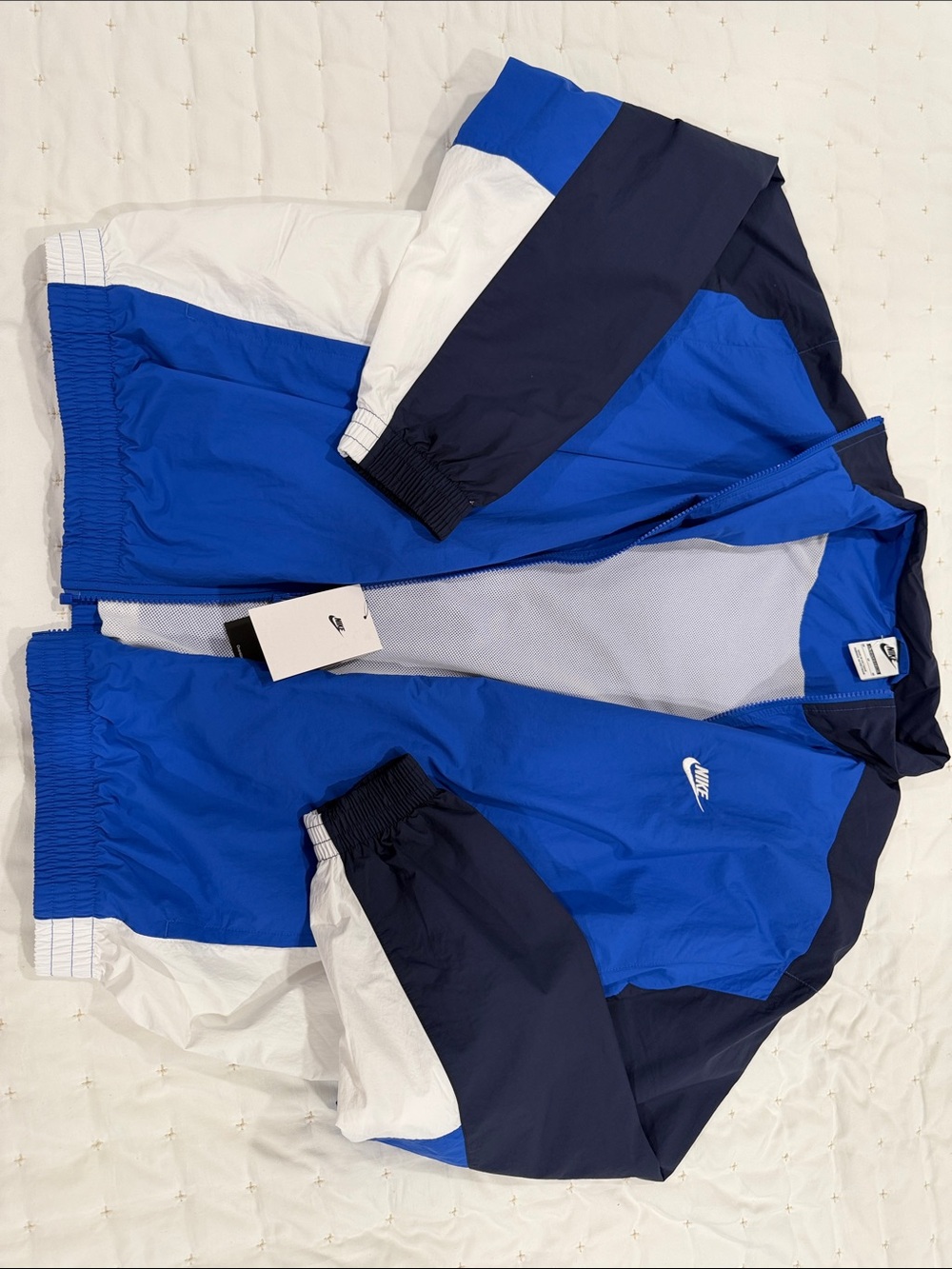 Nike Men’s Blue and White Colorblock Athletic Shorts medium